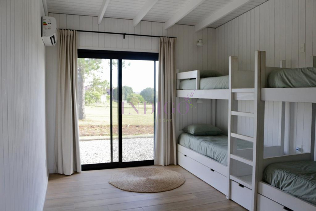 Casa Ref.1207 - Casa en El Quijote, luminoso, amplio metraje con 4 dormitorios, buenos amenities y una zona muy tranquila!