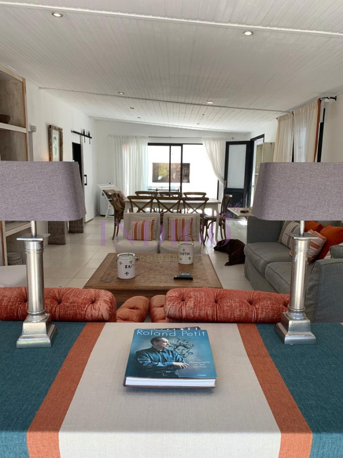 Casa Ref.140 - Casa en Manantiales en venta, 4 dormitorios, 3 baños y parillero!
