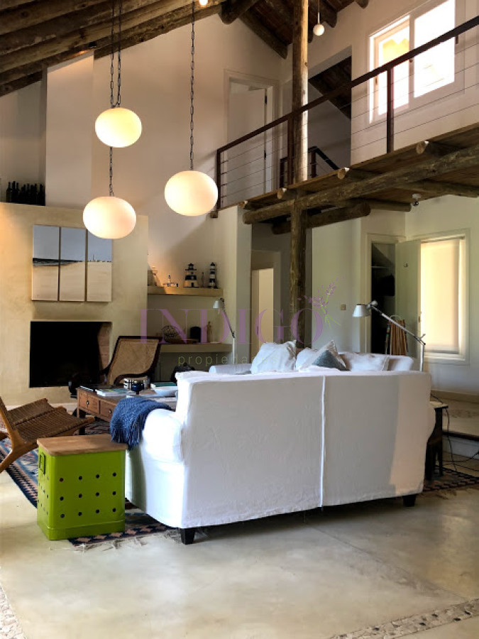 Casa Ref.359 - Impòrtante propiedad en venta y alquiler en el barrio privado mas cool de Manantiales.