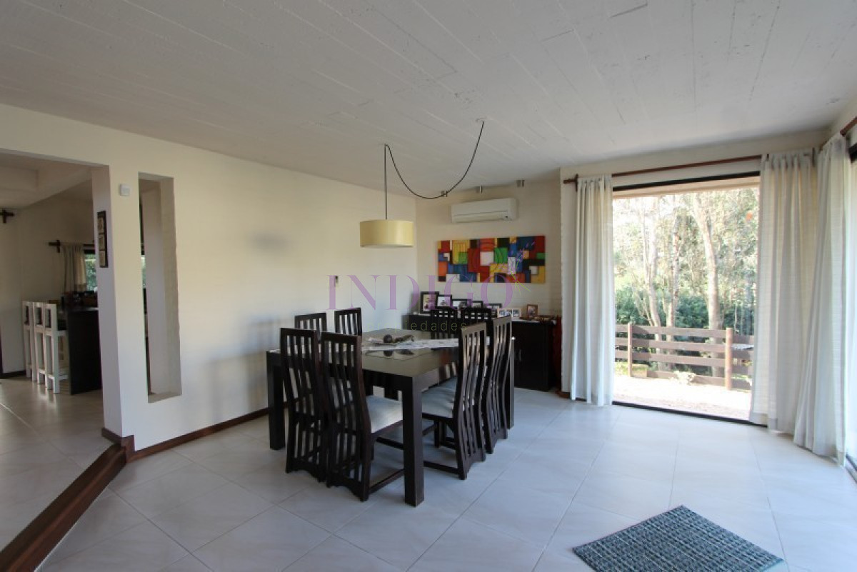 Casa Ref.568 - Venta y alquiler en Montoya a mts de ruta 10.