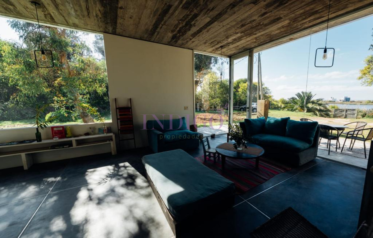 Casa Ref.891 - Casa en  venta Santa Mónica en frente a la Laguna, 2 dormitorios 2 baños