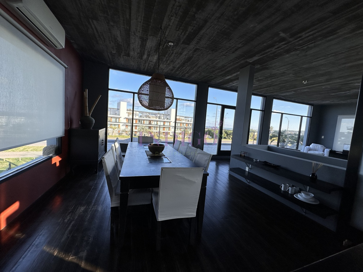 Casa Ref.1103 - Casa en alquiler en Manantiales 3 dorm y dependencia con piscina
