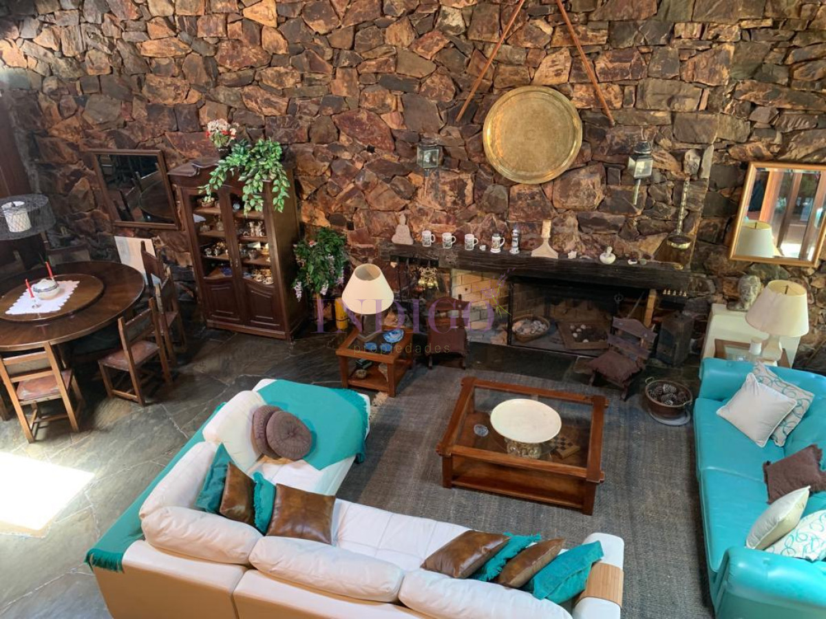 Casa Ref.12 - Casa en venta Avenida Roosevelt, Punta del Este 4 dormitorios .