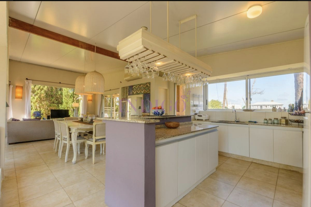 Casa Ref.347 -  Venta y alquiler Montoya, 3 dormitorios y pileta.