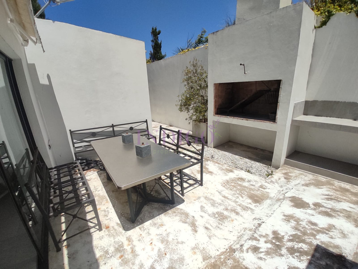 Casa Ref.140 - Casa en Manantiales en venta, 4 dormitorios, 3 baños y parillero!