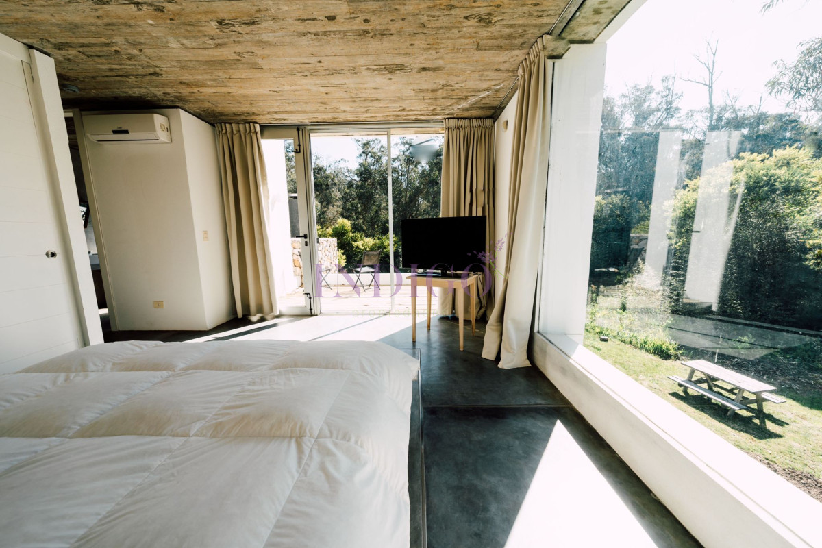 Casa Ref.891 - Casa en  venta Santa Mónica en frente a la Laguna, 2 dormitorios 2 baños