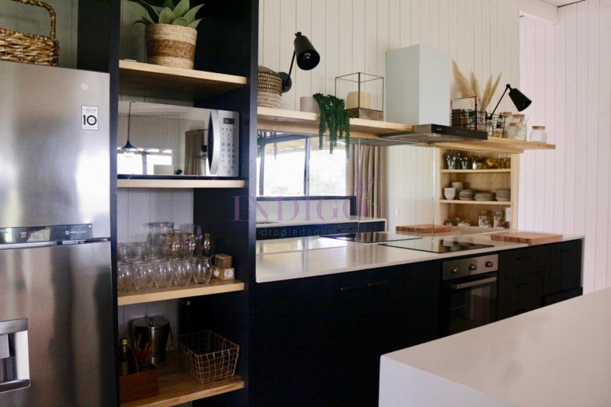 Casa Ref.1207 - Casa en El Quijote, luminoso, amplio metraje con 4 dormitorios, buenos amenities y una zona muy tranquila!