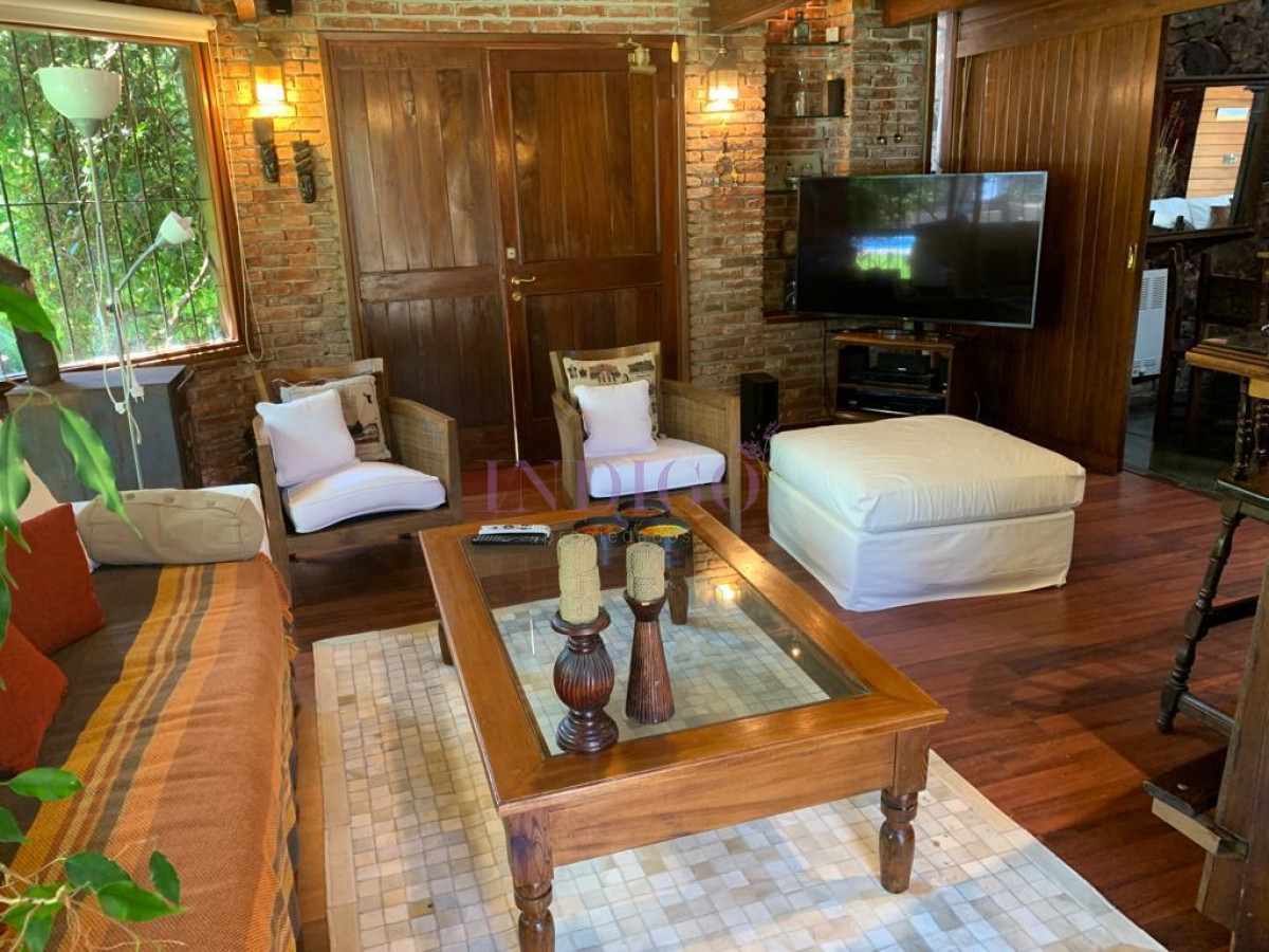 Casa Ref.12 - Casa en venta Avenida Roosevelt, Punta del Este 4 dormitorios .