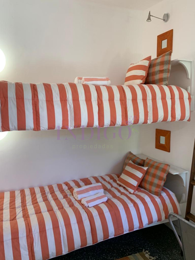 Casa Ref.140 - Casa en Manantiales en venta, 4 dormitorios, 3 baños y parillero!