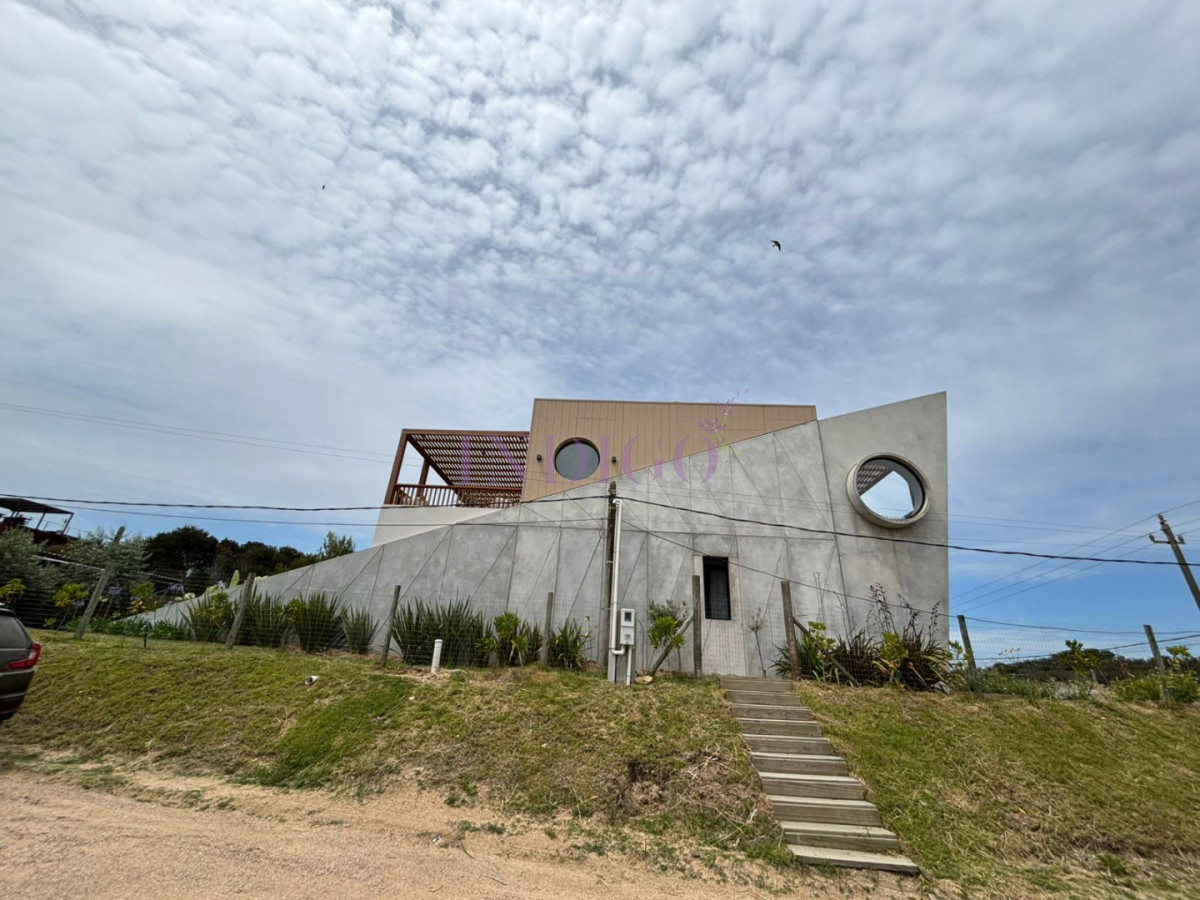 Casa en alquiler en Altos de Punta Piedras - IDG1218C