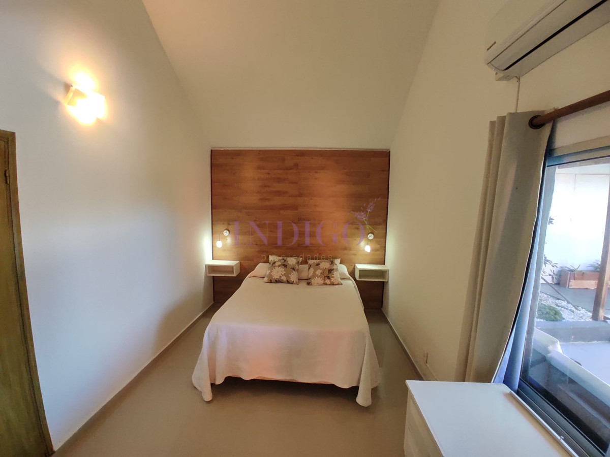 Casa Ref.738 - En Alquiler, Altos de punta Piedra, casa de 4 dorm con parrillero y piscina.