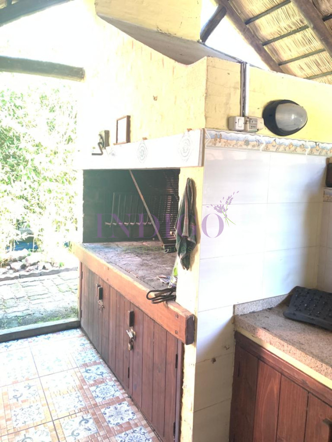 Casa Ref.838 - Casa en Venta, 3 Dormitorios, Piscina y Parrillero