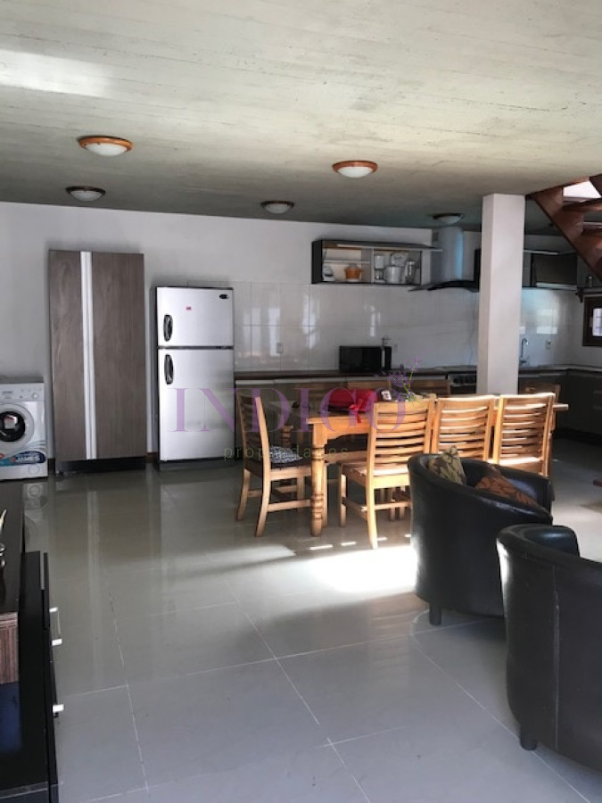 Casa Ref.40 - Alquiler con piscina en La Barra, 3 dormitorios  en suite mas pileta.