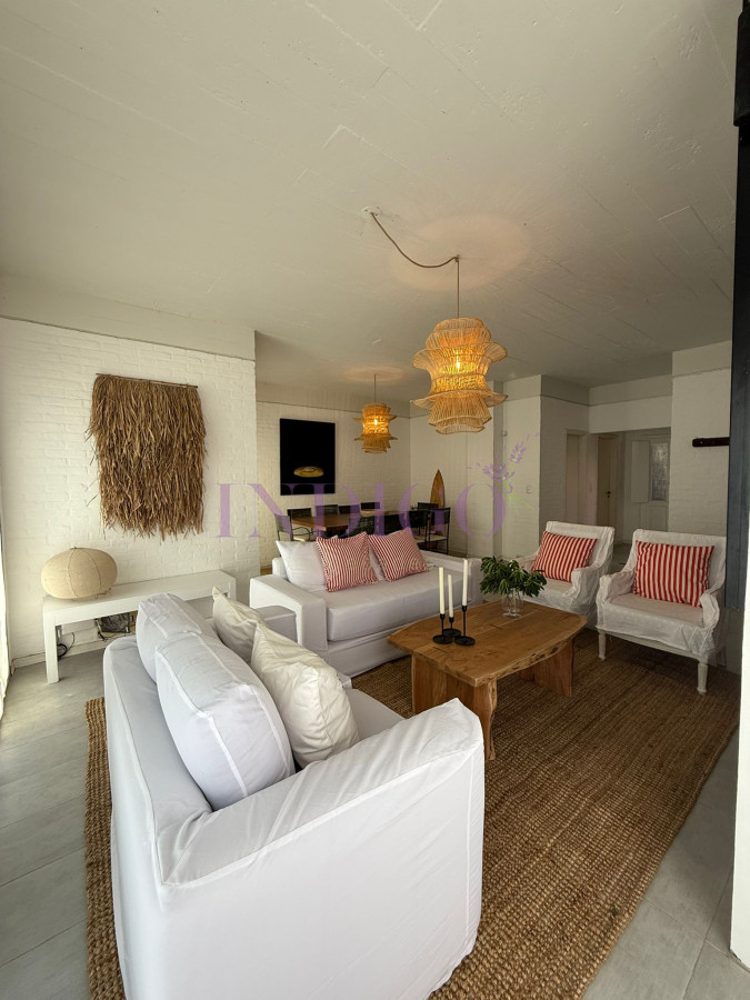 Casa Ref.1345 - Casa en alquiler La Barra, 4 dorm y dependencia de servicio.