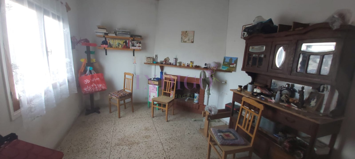 Casa Ref.714 - Oportunidad! Amplia casa en esquina preferencial en la calle principal de San Carlos