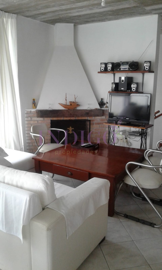 Casa Ref.863 - Casa en Alquiler a metros del mar, con Piscina y Parrillero