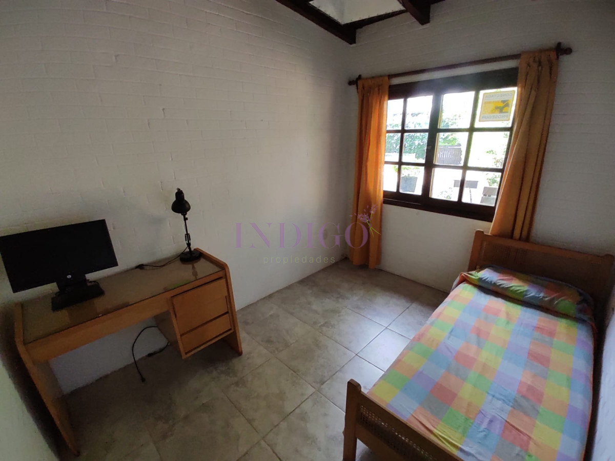 Casa Ref.488 - Casa con 3 Dormitorios, 2 Baños mas dependencia, piscina y parillero!