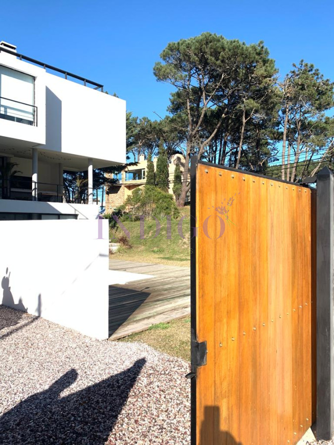 Casa Ref.851 - Casa en Montoya, 4 Dormitorios y 4 Baños, Parrillero y Piscina