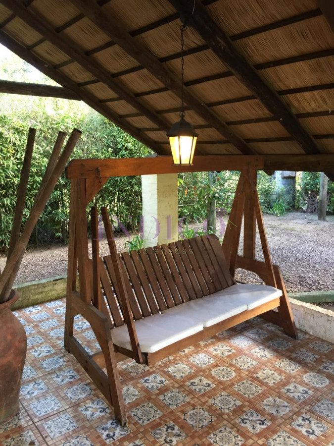 Casa Ref.838 - Casa en Venta, 3 Dormitorios, Piscina y Parrillero