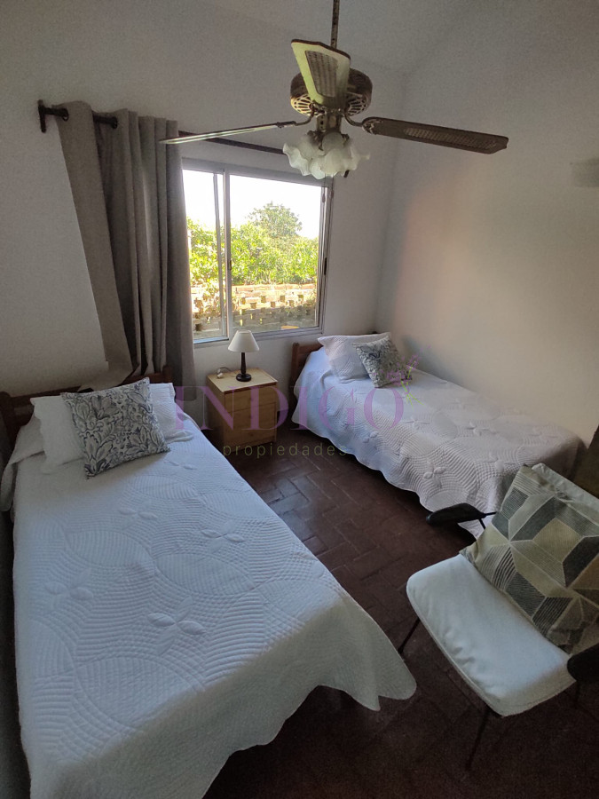 Casa Ref.738 - En Alquiler, Altos de punta Piedra, casa de 4 dorm con parrillero y piscina.