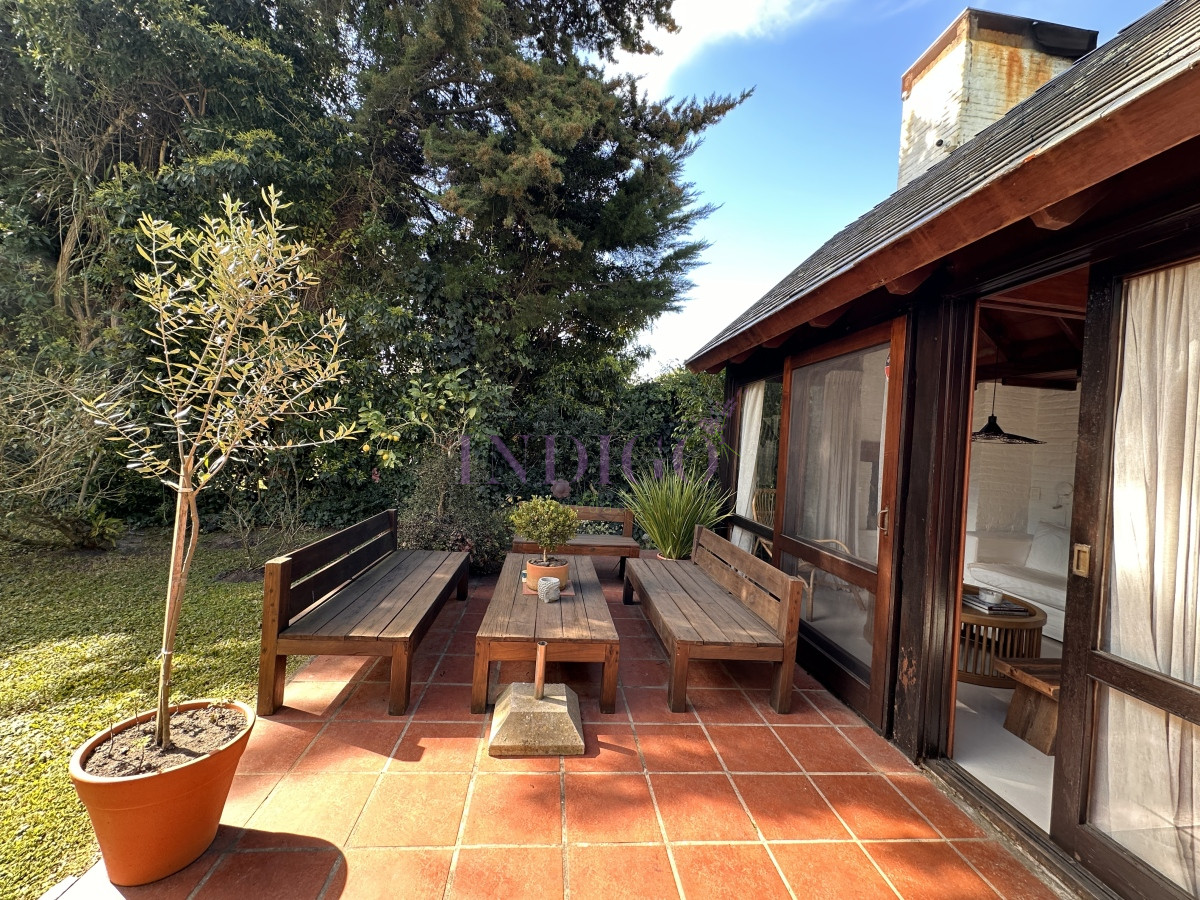 Casa Ref.1245 - Casa en venta , San Rafael, 4 dorm y dependencia, con piscina y parrillero.