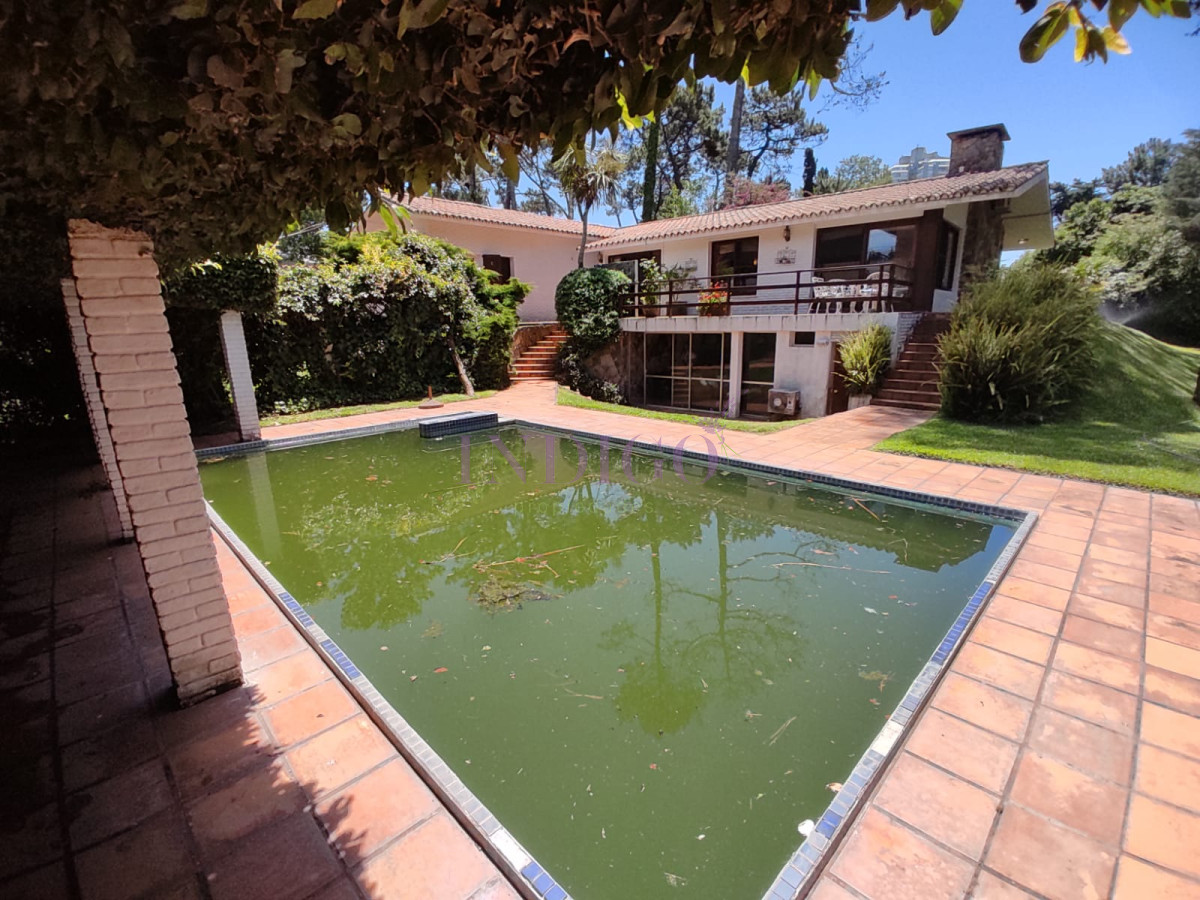 Casa Ref.774 - Hermosa y amplia casa en la mansa, Piscina y Parillero, parque cerrado y grande!
