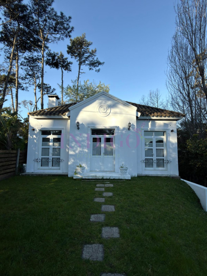 Hermosa casa en venta en la barra - Indigo Propiedades