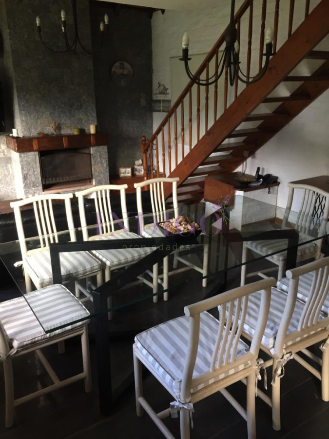 Casa Ref.838 - Casa en Venta, 3 Dormitorios, Piscina y Parrillero