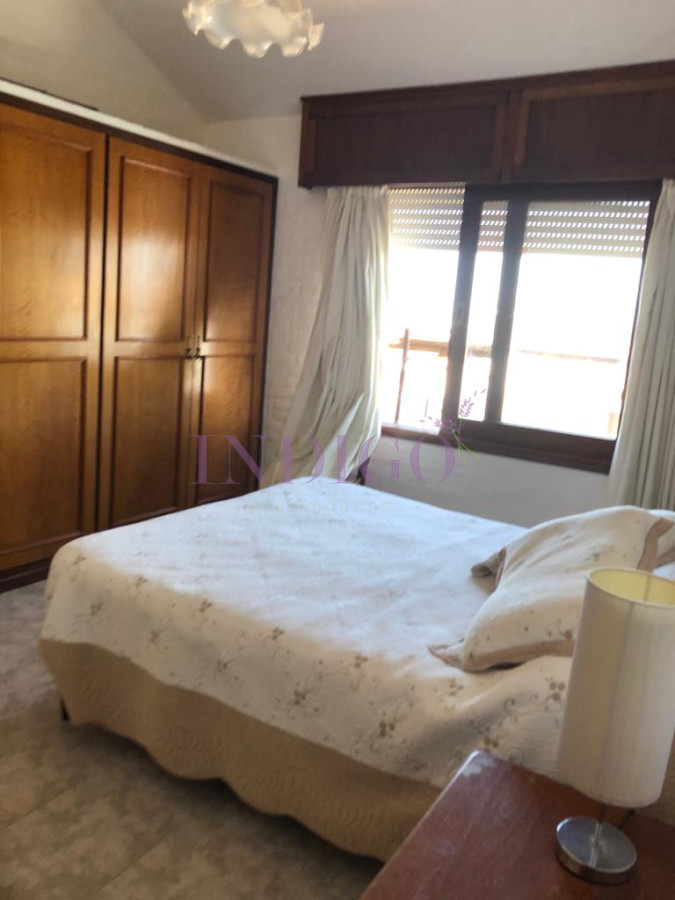 Casa Ref.126 - Casa en alquiler en pleno Manantiales, 3 dormitorios mas dependencia de servicio.