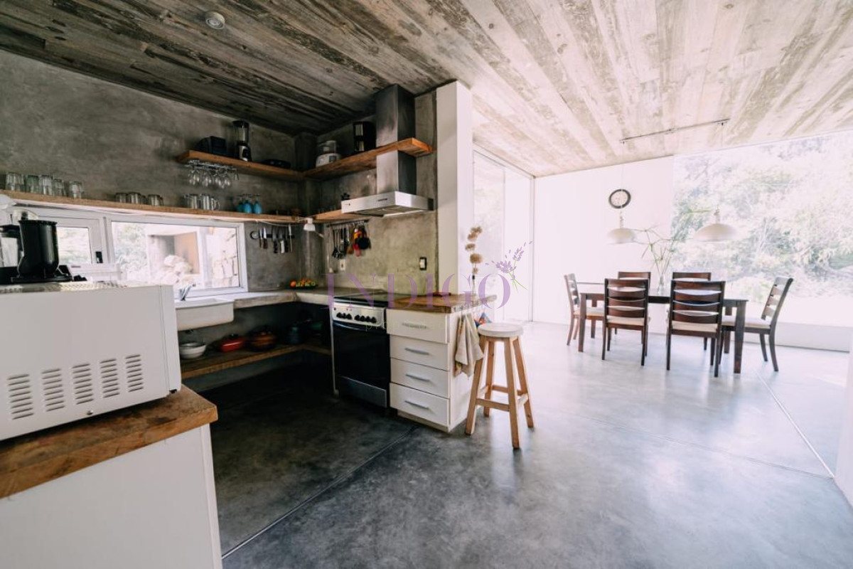 Casa Ref.891 - Casa en  venta Santa Mónica en frente a la Laguna, 2 dormitorios 2 baños