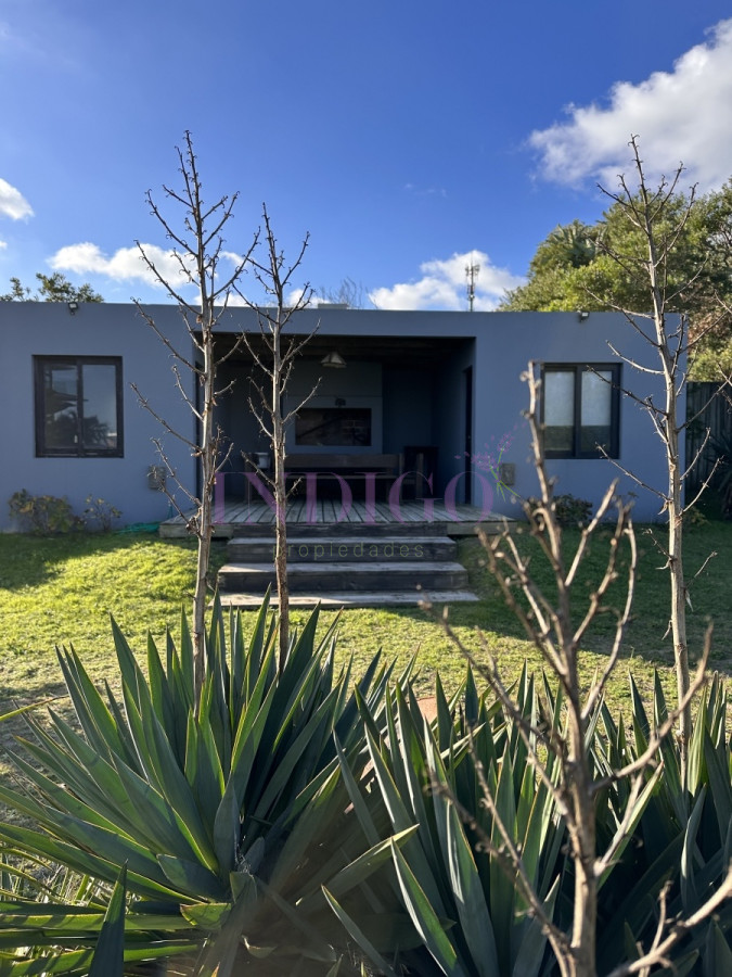 Casa Ref.1103 - Casa en alquiler en Manantiales 3 dorm y dependencia con piscina