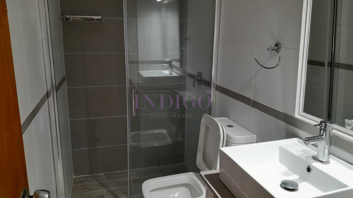 Casa Ref.738 - En Alquiler, Altos de punta Piedra, casa de 4 dorm con parrillero y piscina.