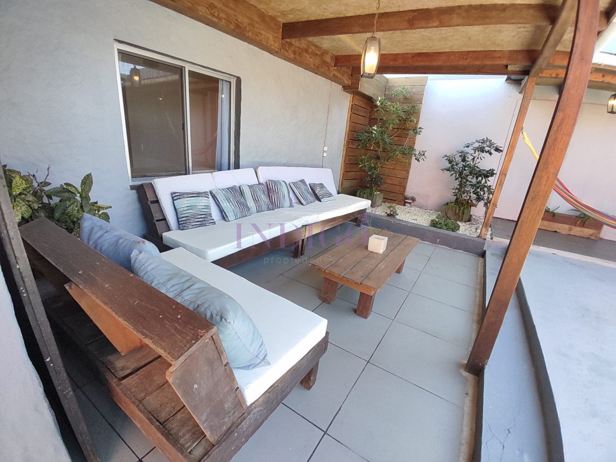 Casa Ref.738 - En Alquiler, Altos de punta Piedra, casa de 4 dorm con parrillero y piscina.