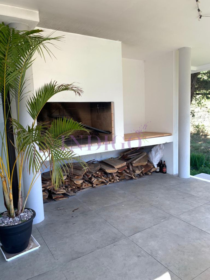 Casa Ref.851 - Casa en Montoya, 4 Dormitorios y 4 Baños, Parrillero y Piscina