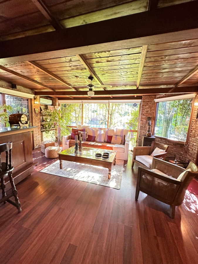 Casa Ref.12 - Casa en venta Avenida Roosevelt, Punta del Este 4 dormitorios .