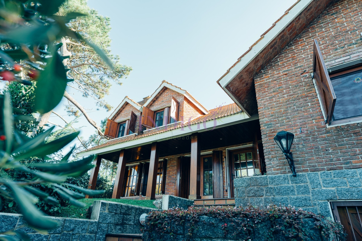 Casa Ref.1240 - Casa en Venta en Rincon Del Indio 
