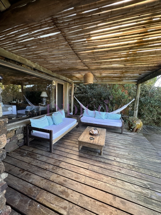Casa Ref.21 - Casa en Punta Piedras con 3 Dormitorios, Venta y Alquiler.