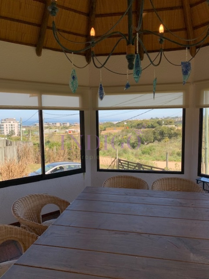 Casa Ref.739 - Amplio quincho con vistas al mar, 3 dormitorios con dependencia y un gran parillero