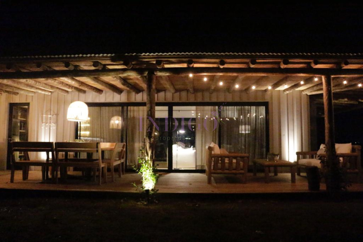 Casa Ref.1207 - Casa en El Quijote, luminoso, amplio metraje con 4 dormitorios, buenos amenities y una zona muy tranquila!
