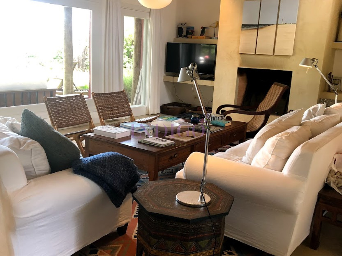 Casa Ref.359 - Impòrtante propiedad en venta y alquiler en el barrio privado mas cool de Manantiales.