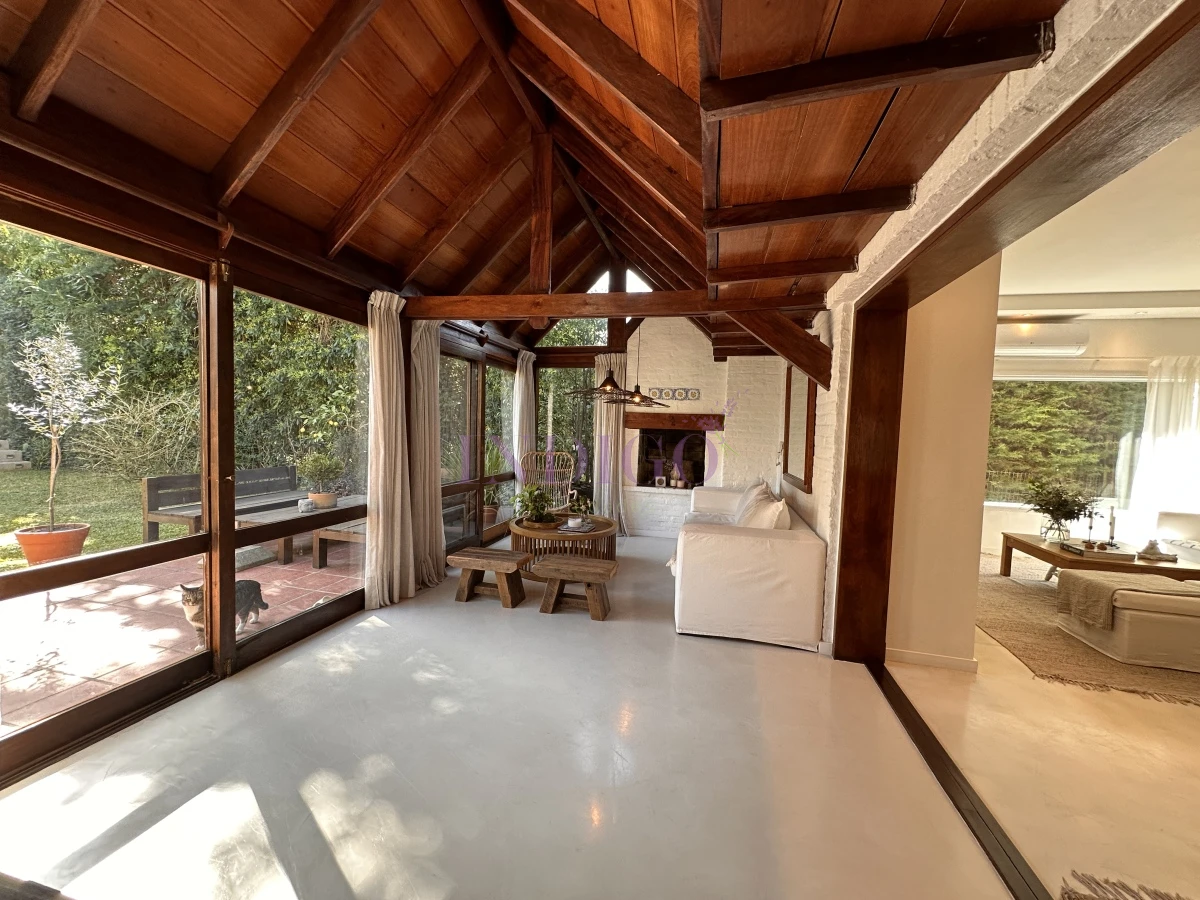 Casa Ref.1245 - Casa en venta , San Rafael, 4 dorm y dependencia, con piscina y parrillero.