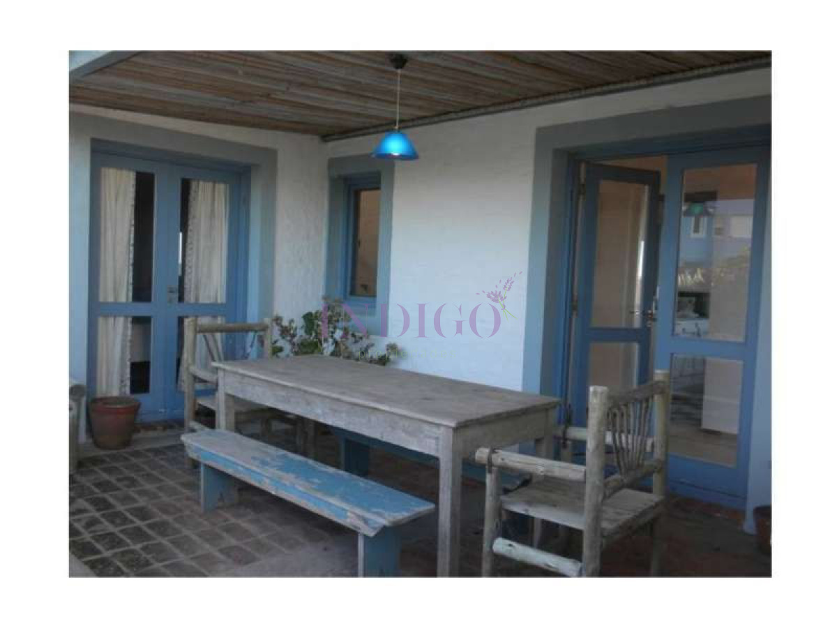 Casa Ref.101 - casa  en alquiler Punta Piedras , 4 dormitorios .