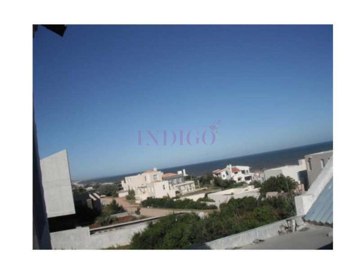 casa  en alquiler Punta Piedras , 4 dormitorios . - IDG101C