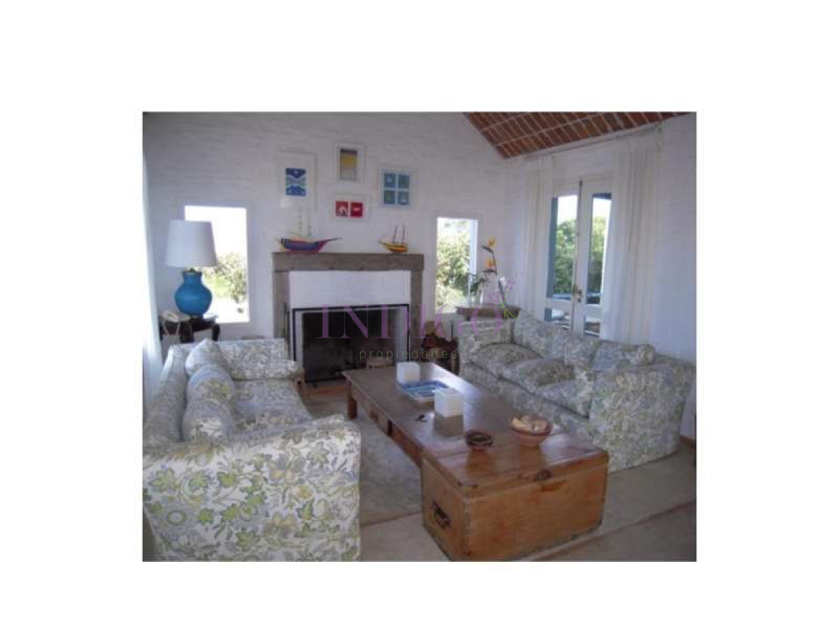 Casa Ref.101 - casa  en alquiler Punta Piedras , 4 dormitorios .