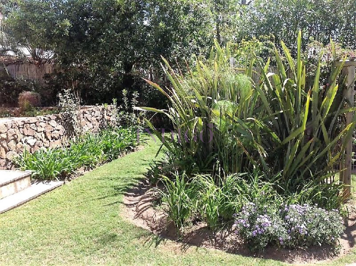 Casa Ref.121 - Casa enalquier en el corazon de La Barra, 3 dormitorios -