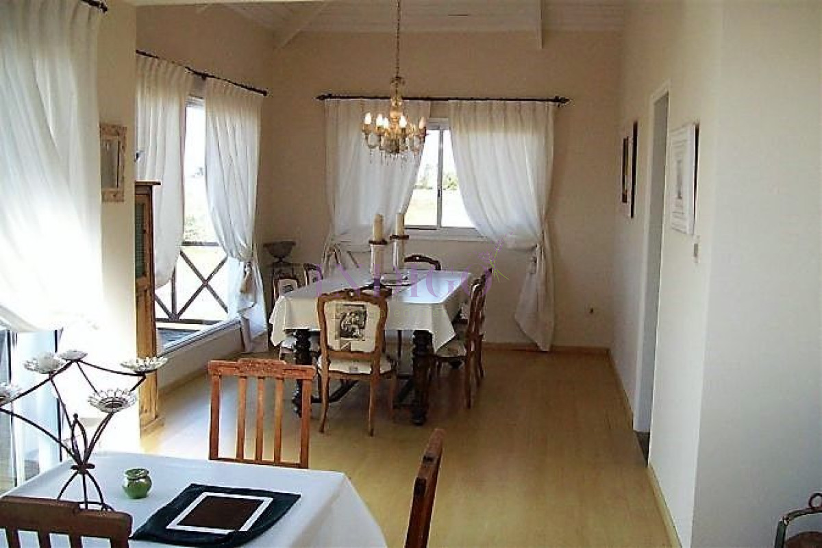 Casa Ref.136 - Casa en venta y  alquiler frente al mar en  Montoya, 4 dormitorios .