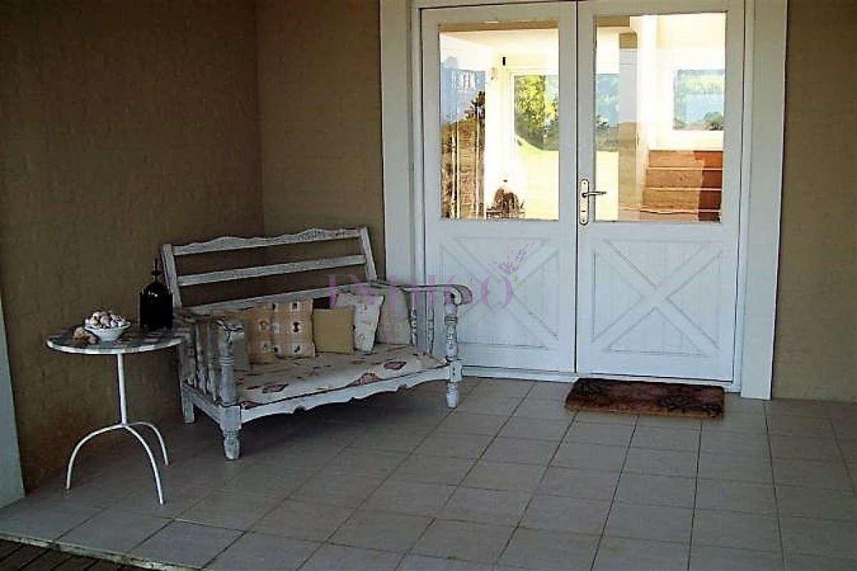 Casa Ref.136 - Casa en venta y  alquiler frente al mar en  Montoya, 4 dormitorios .