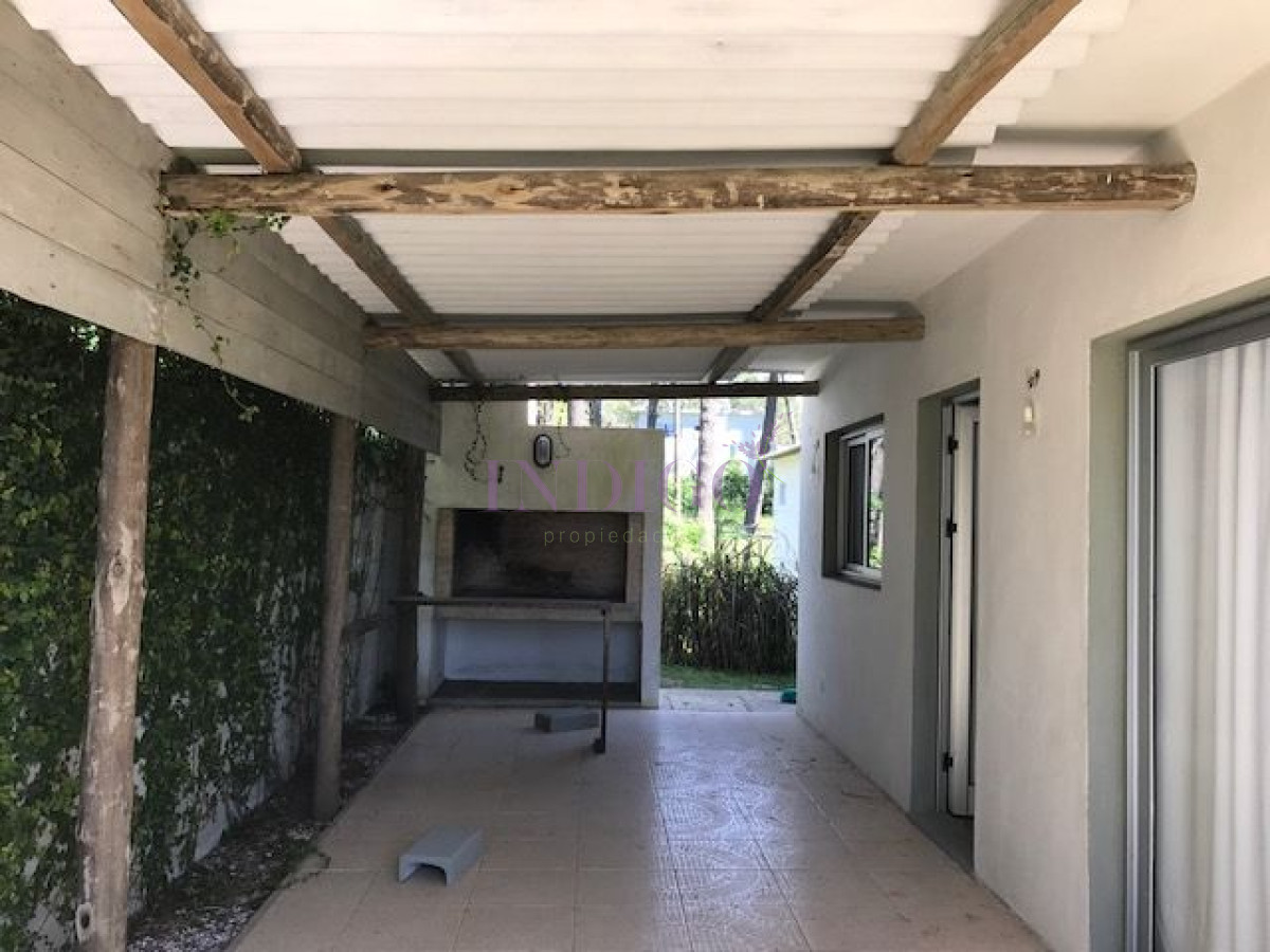 Casa Ref.159 - Casa en Montoya de  4 dormitorios en alquiler.