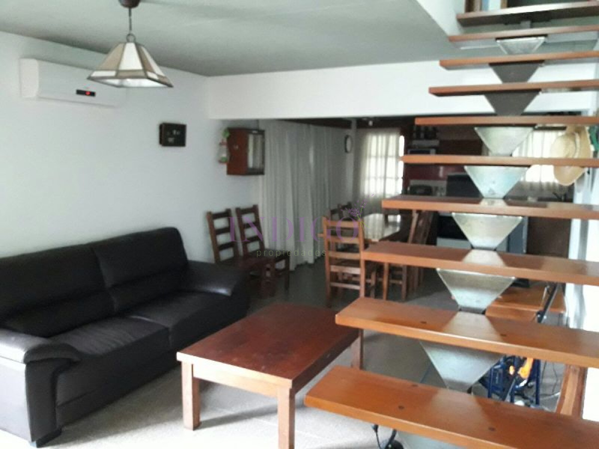 Casa Ref.186 - Casa en Manantiales en alquiler  4 dormitorios.