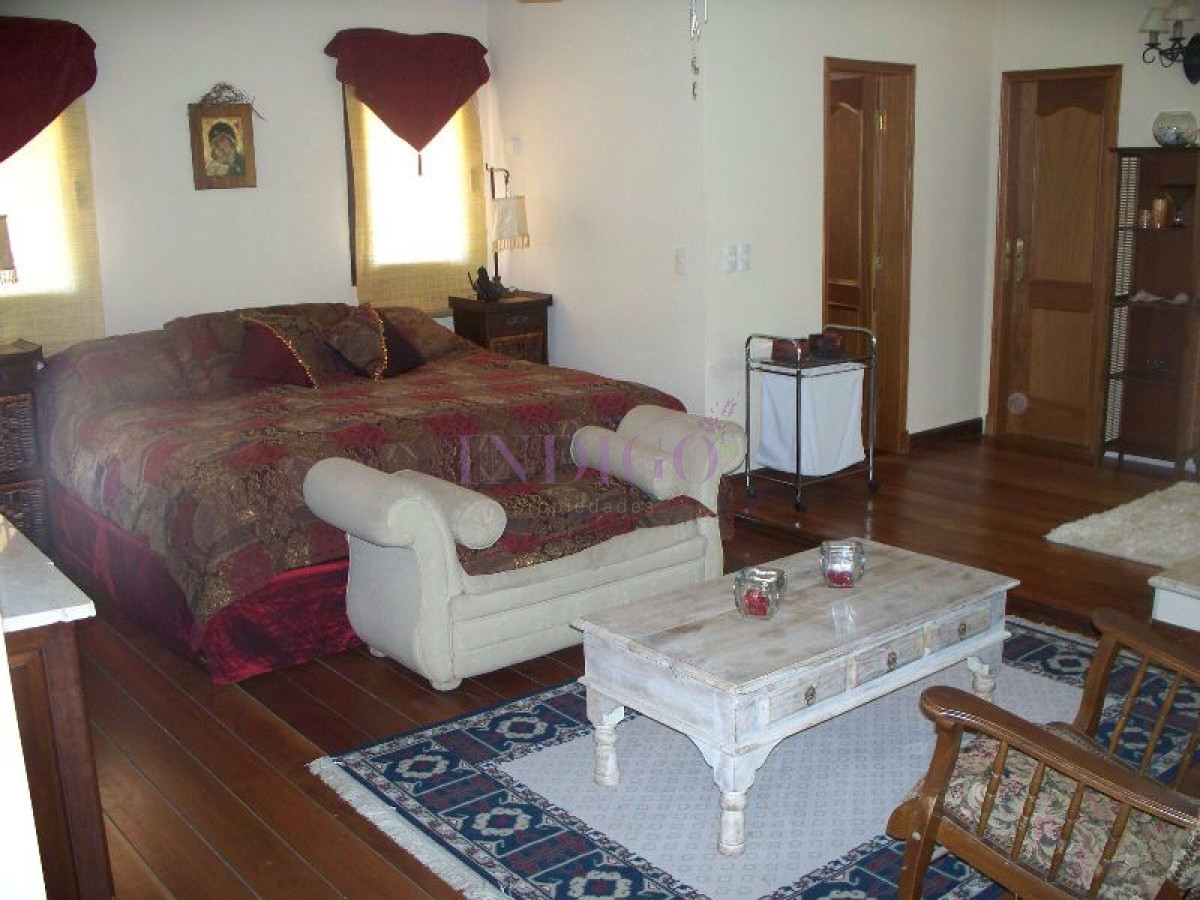 Casa Ref.196 - Casa en alquiler en la mansa, amplia con 3 dormitorios y jardín